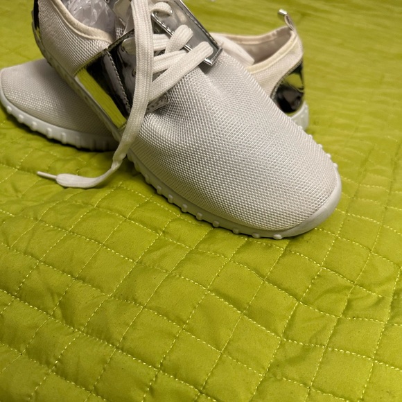 Comfy basic ladies sneaker - Picture 3 of 5